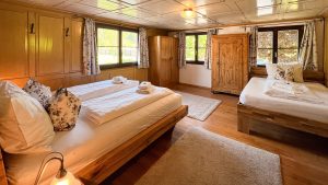 d'Alpen Apartments – s'Bauern Apartment – Schlafzimmer